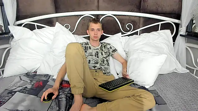 Snapshot of TimBlaks chatting on 10-03-25, 08:39 TimBlaks online show from 10-03-25, 08:39