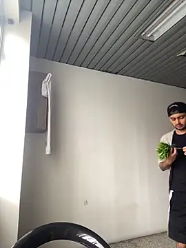 cristopher wallacee online show from 10-12-25, 07:46