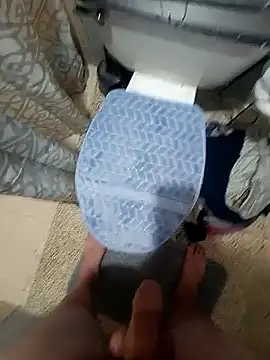 Snapshot of Frnlove521 chatting on 09-14-25, 07:18 Frnlove521 online show from 09-14-25, 07:18