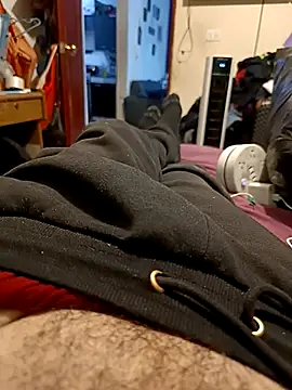 Snapshot of Frnlove521 chatting on 10-12-25, 02:10 Frnlove521 online show from 10-12-25, 02:10