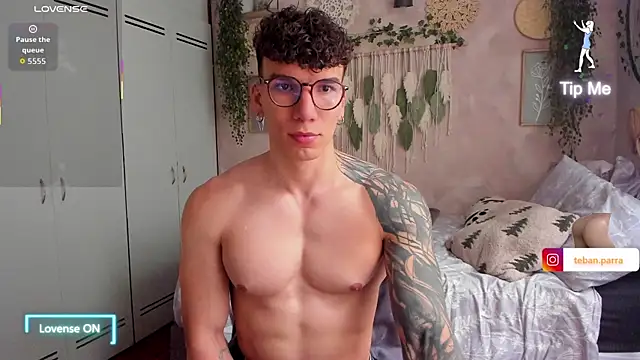 Snapshot of estebandi_do chatting on 11-30-25, 09:30 estebandi do online show from 11-30-25, 09:30