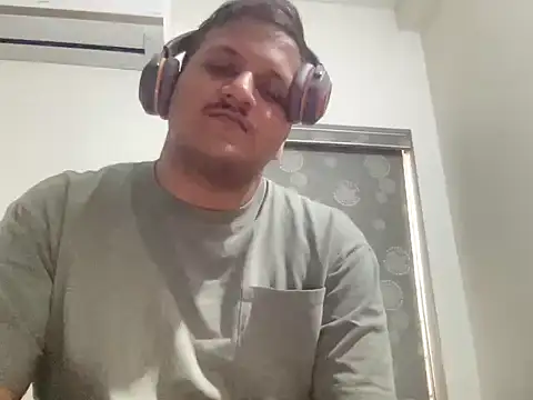 Snapshot of chiikuloveu chatting on 02-13-26, 05:14 chiikuloveu online show from 02-13-26, 05:14