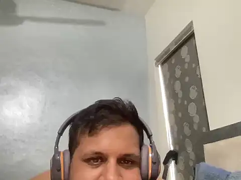 Snapshot of chiikuloveu chatting on 02-17-26, 04:42 chiikuloveu online show from 02-17-26, 04:42