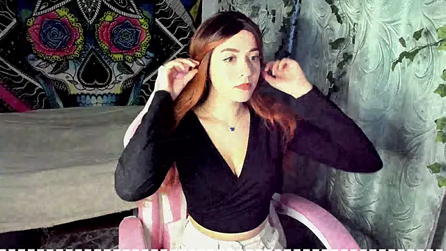Snapshot of mona_fly chatting on 10-13-25, 02:17 mona fly online show from 10-13-25, 02:17