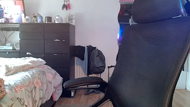 Snapshot of Prill940 chatting on 09-19-25, 06:37 Prill940 online show from 09-19-25, 06:37