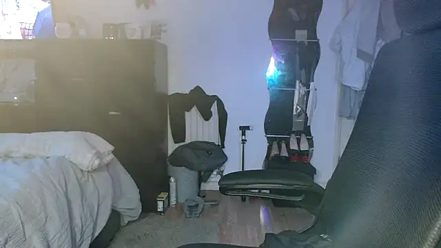 Snapshot of Prill940 chatting on 09-26-25, 06:06 Prill940 online show from 09-26-25, 06:06