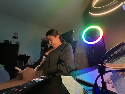 Snapshot of Prill940 chatting on 09-27-25, 08:03 Prill940 online show from 09-27-25, 08:03