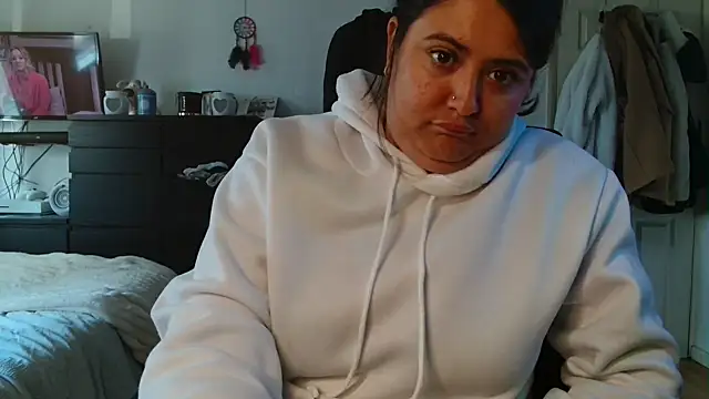 Snapshot of Prill940 chatting on 09-30-25, 02:00 Prill940 online show from 09-30-25, 02:00