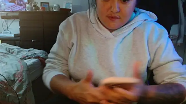 Snapshot of Prill940 chatting on 10-14-25, 08:26 Prill940 online show from 10-14-25, 08:26