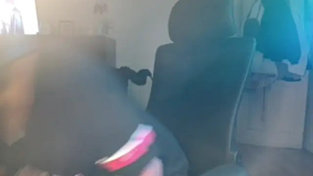 Snapshot of Prill940 chatting on 10-18-25, 04:59 Prill940 online show from 10-18-25, 04:59