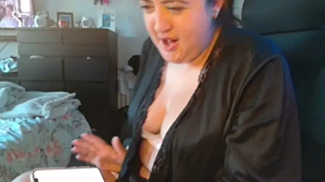 Snapshot of Prill940 chatting on 10-24-25, 07:38 Prill940 online show from 10-24-25, 07:38