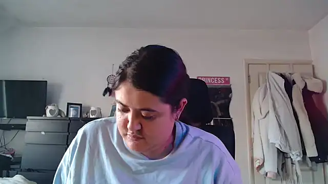 Snapshot of Prill940 chatting on 11-26-25, 09:32 Prill940 online show from 11-26-25, 09:32