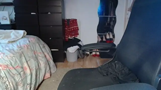 Snapshot of Prill940 chatting on 12-22-25, 08:11 Prill940 online show from 12-22-25, 08:11