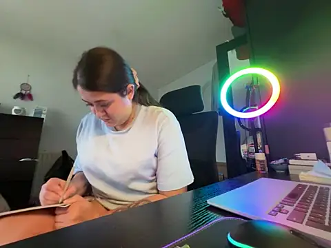 Snapshot of Prill940 chatting on 02-01-26, 08:13 Prill940 online show from 02-01-26, 08:13