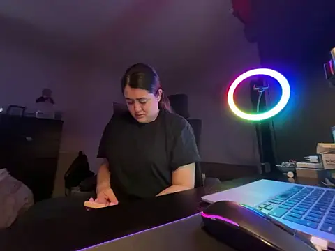 Snapshot of Prill940 chatting on 02-02-26, 07:18 Prill940 online show from 02-02-26, 07:18