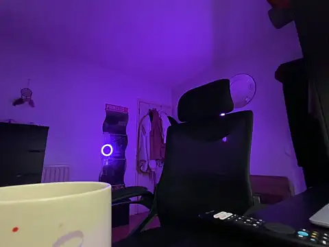 Snapshot of Prill940 chatting on 02-05-26, 06:34 Prill940 online show from 02-05-26, 06:34