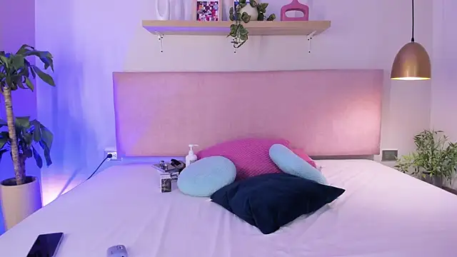 Snapshot of Cristalfoxy_ chatting on 10-05-25, 11:52 Cristalfoxy online show from 10-05-25, 11:52