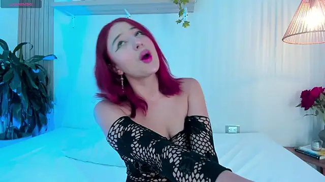 Snapshot of Cristalfoxy_ chatting on 11-12-25, 07:35 Cristalfoxy online show from 11-12-25, 07:35