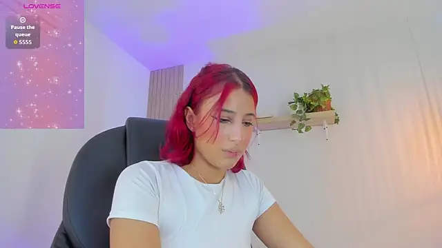 Snapshot of Cristalfoxy_ chatting on 01-12-26, 07:52 Cristalfoxy online show from 01-12-26, 07:52