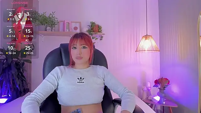 Snapshot of Cristalfoxy_ chatting on 02-20-26, 08:09 Cristalfoxy online show from 02-20-26, 08:09