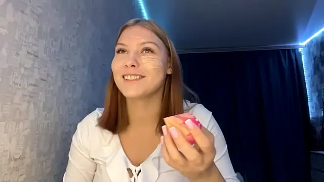 SwiiSweet online show from 10-21-25, 04:08