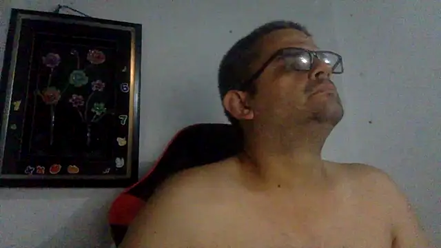 Snapshot of Katracho6969 chatting on 05-25-26, 01:55 Katracho6969 online show from 05-25-26, 01:55