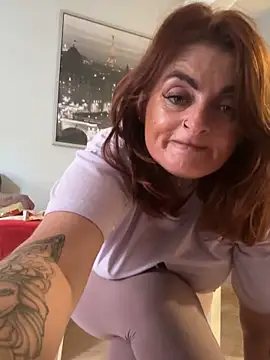 Snapshot of IrishmilfAnna chatting on 09-21-25, 04:52 IrishmilfAnna online show from 09-21-25, 04:52