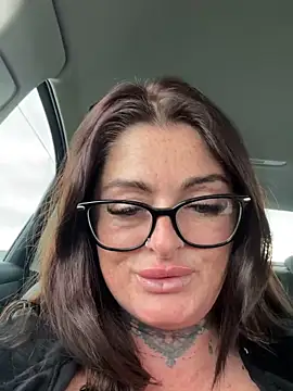 Snapshot of IrishmilfAnna chatting on 03-31-26, 05:57 IrishmilfAnna online show from 03-31-26, 05:57