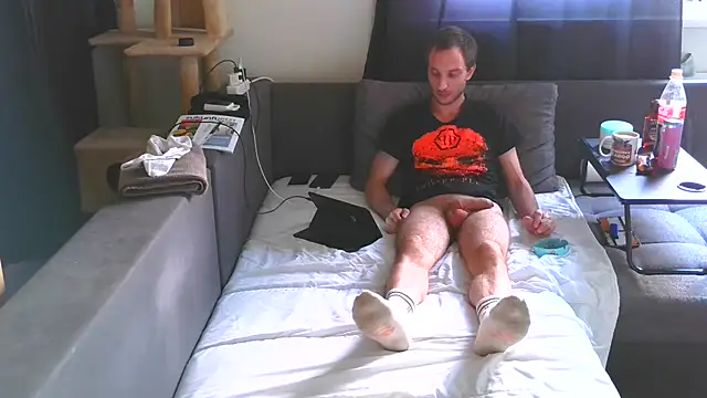 Snapshot of cum2camboys chatting on 07-11-26, 06:32 cum2camboys online show from 07-11-26, 06:32