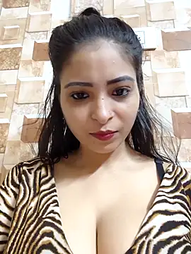 Snapshot of QUEEN-ADITI chatting on 09-11-25, 12:49 QUEEN-ADITI online show from 09-11-25, 12:49