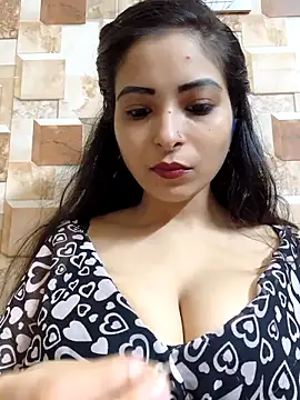 Snapshot of QUEEN-ADITI chatting on 09-15-25, 01:44 QUEEN-ADITI online show from 09-15-25, 01:44