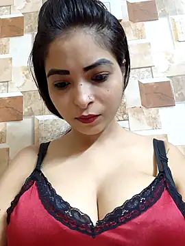 Snapshot of QUEEN-ADITI chatting on 09-21-25, 02:40 QUEEN-ADITI online show from 09-21-25, 02:40