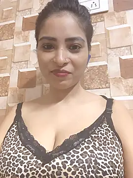 Snapshot of QUEEN-ADITI chatting on 10-02-25, 03:30 QUEEN-ADITI online show from 10-02-25, 03:30