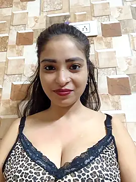 Snapshot of QUEEN-ADITI chatting on 10-08-25, 02:47 QUEEN-ADITI online show from 10-08-25, 02:47