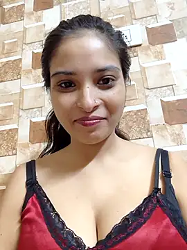 Snapshot of QUEEN-ADITI chatting on 10-13-25, 02:44 QUEEN-ADITI online show from 10-13-25, 02:44