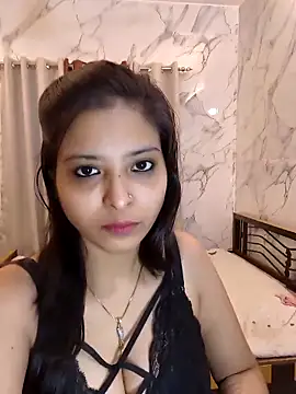 Snapshot of QUEEN-ADITI chatting on 03-05-26, 05:36 QUEEN-ADITI online show from 03-05-26, 05:36