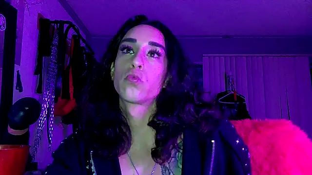 xoFrankie online show from 10-17-25, 03:42