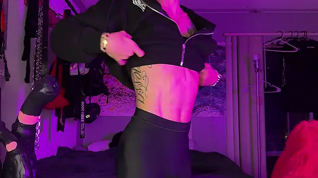 xoFrankie online show from 11-08-25, 03:29