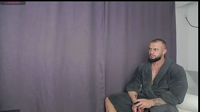 Snapshot of RickyMiami1 chatting on 10-11-25, 09:35 RickyMiami1 online show from 10-11-25, 09:35