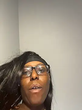 Snapshot of CinnaCakesss chatting on 03-03-26, 01:56 CinnaCakesss online show from 03-03-26, 01:56