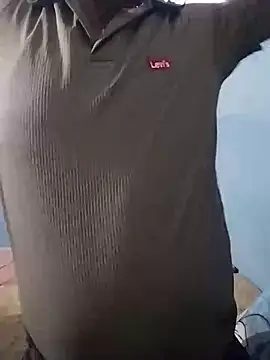 Snapshot of YourTarzan chatting on 11-01-25, 08:00 YourTarzan online show from 11-01-25, 08:00