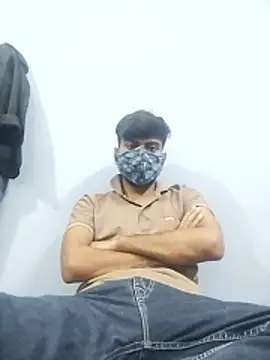 Snapshot of YourTarzan chatting on 11-03-25, 09:10 YourTarzan online show from 11-03-25, 09:10