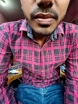 Snapshot of YourTarzan chatting on 02-01-26, 06:01 YourTarzan online show from 02-01-26, 06:01