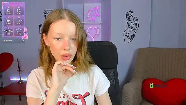 Snapshot of khloebeauty chatting on 09-21-25, 05:53 khloebeauty online show from 09-21-25, 05:53