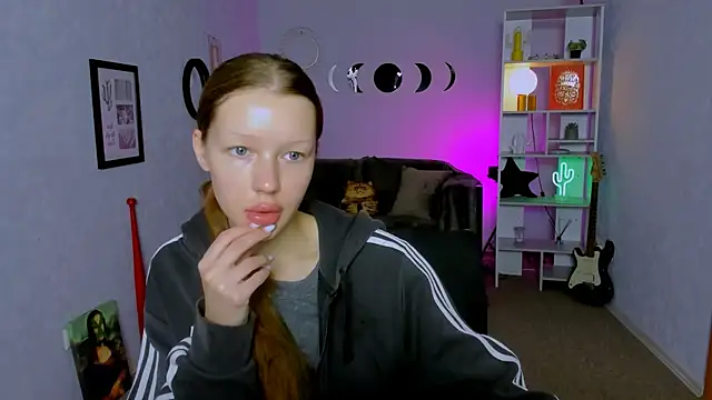 Snapshot of khloebeauty chatting on 10-01-25, 05:57 khloebeauty online show from 10-01-25, 05:57