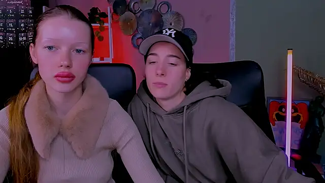 Snapshot of khloebeauty chatting on 10-03-25, 07:11 khloebeauty online show from 10-03-25, 07:11