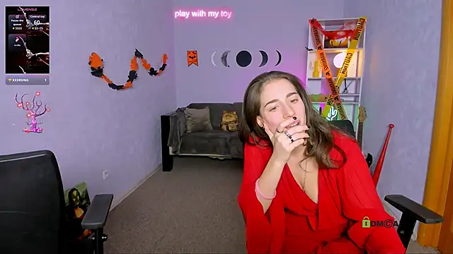 Snapshot of khloebeauty chatting on 10-27-25, 08:13 khloebeauty online show from 10-27-25, 08:13