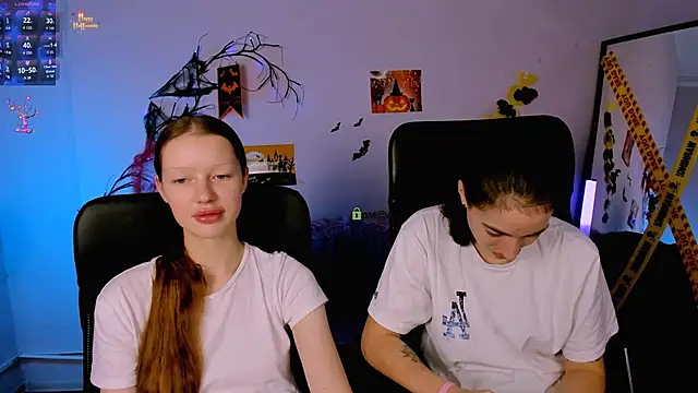 Snapshot of khloebeauty chatting on 11-05-25, 08:20 khloebeauty online show from 11-05-25, 08:20