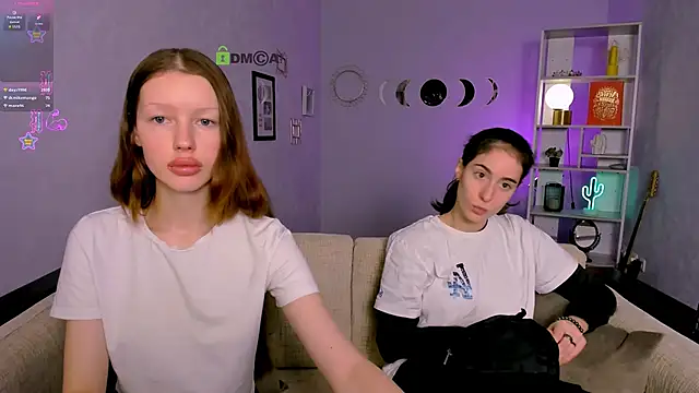 Snapshot of khloebeauty chatting on 12-15-25, 08:46 khloebeauty online show from 12-15-25, 08:46