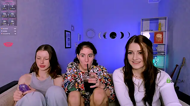 Snapshot of khloebeauty chatting on 12-16-25, 10:48 khloebeauty online show from 12-16-25, 10:48